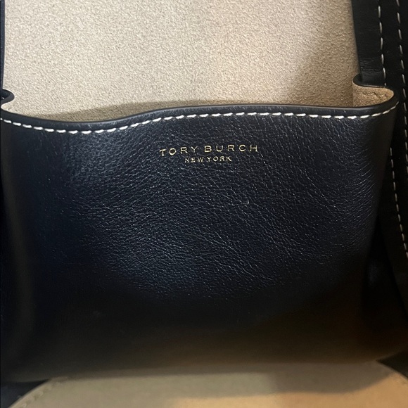 Tory Burch Spaghetti Leather Tote - Picture 10 of 16